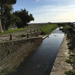Du Mont Saint Michel 度假居 Genêts